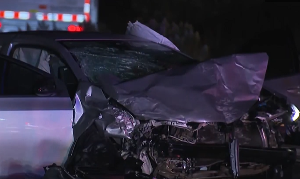 Otec sa snažil pomôcť dcére uviaznutej na diaľnici. Zrazilo ho auto, keď prechádzal cez cestu