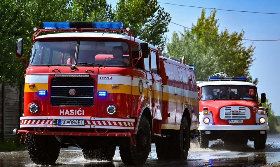Pri požiari rodinného domu zasahovalo viac ako 20 hasičov