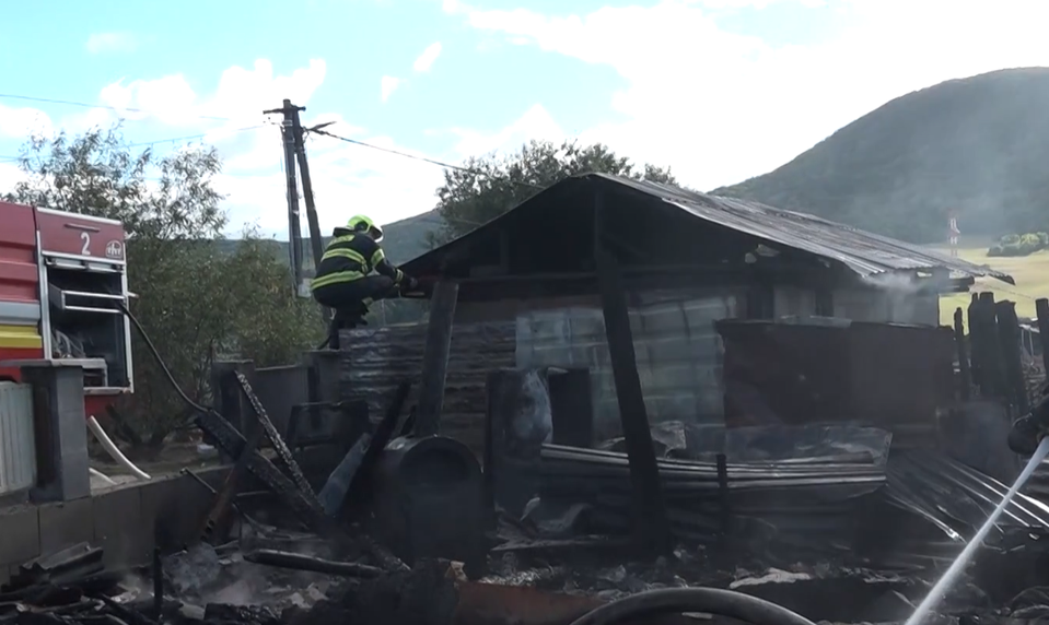 V osade pri Prešove horelo. Desiatky ľudí zostali bez strechy nad hlavou
