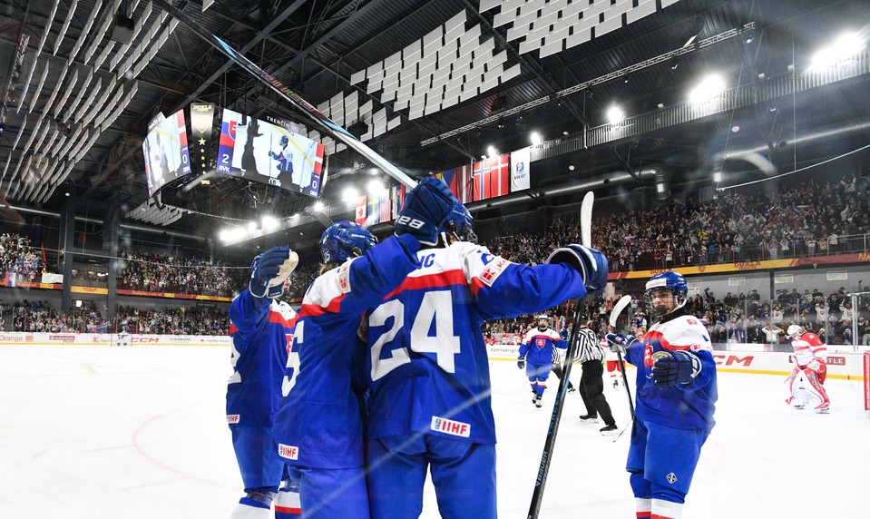 Osemnástka je v SEMIFINÁLE! Slováci zničili Dánsko, stretnú sa s Lotyšmi