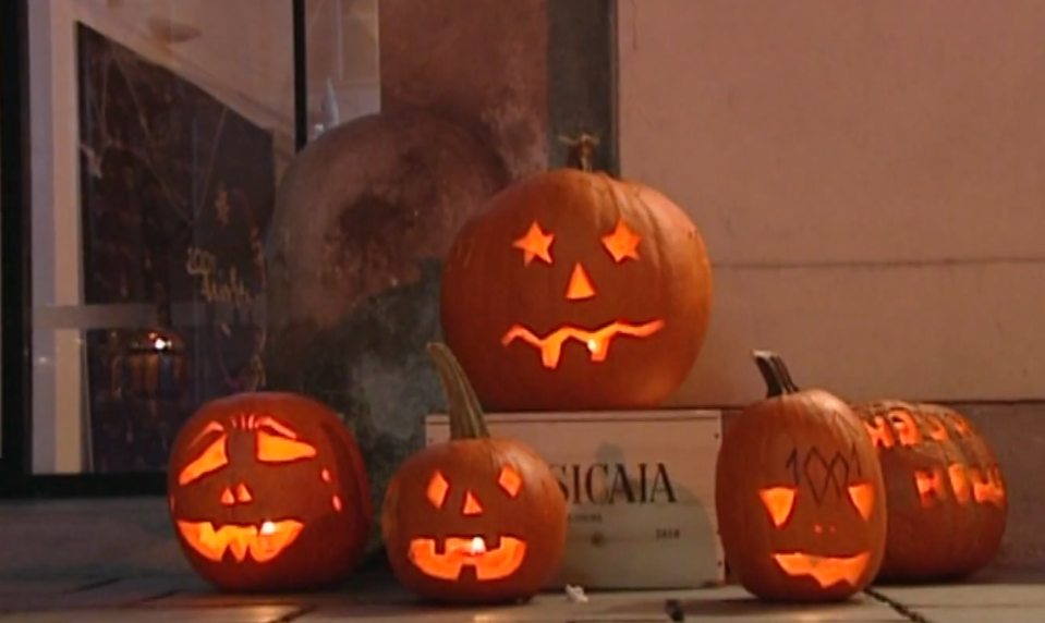 Rozhovory 24: Halloween má korene v Európe. Ako si naši predkovia uctievali mŕtvych?