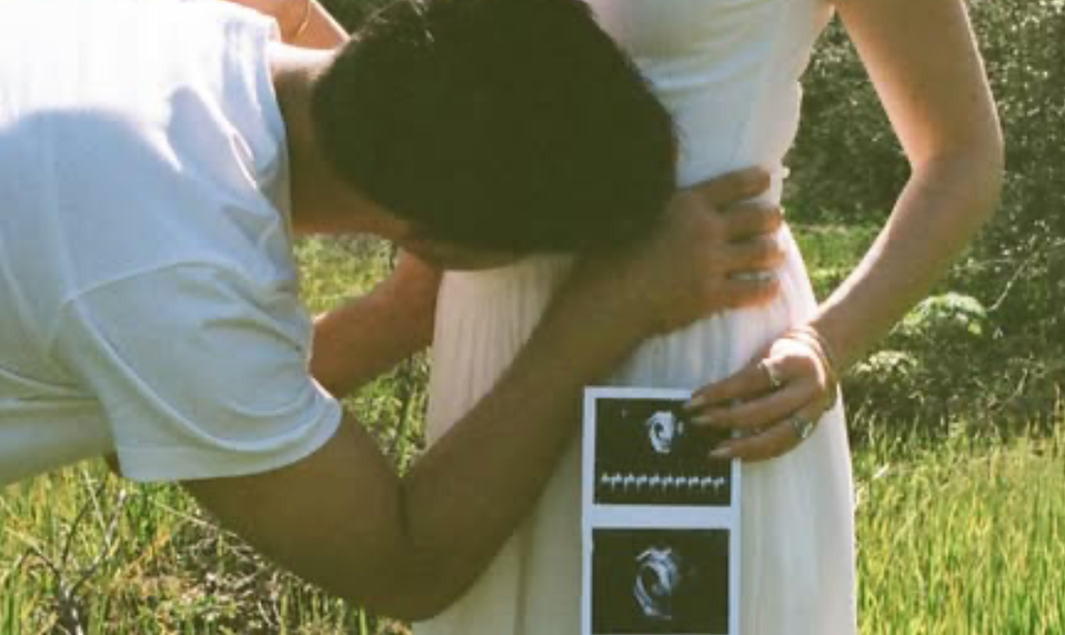 Radostné správy zo šoubiznisu: Fešný herec bude otcom!