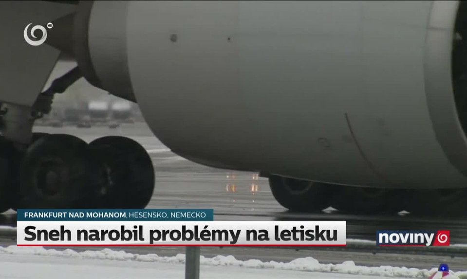 Sneh narobil problémy na letisku