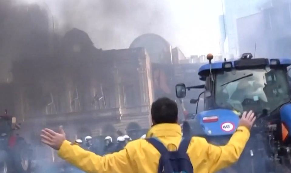 EÚ cúvla po protestoch farmárov, podpis dohody s Mercosurom sa odkladá