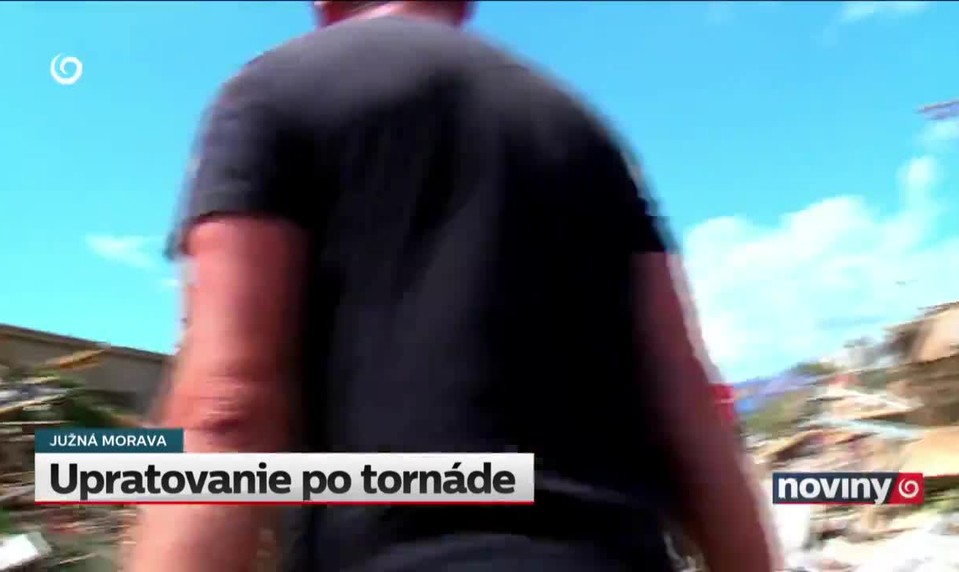Upratovanie po tornáde