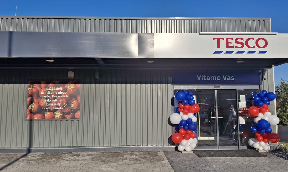 Tesco za rok zmodernizovalo 36 predajní, otvára vynovený supermarket v Krompachoch
