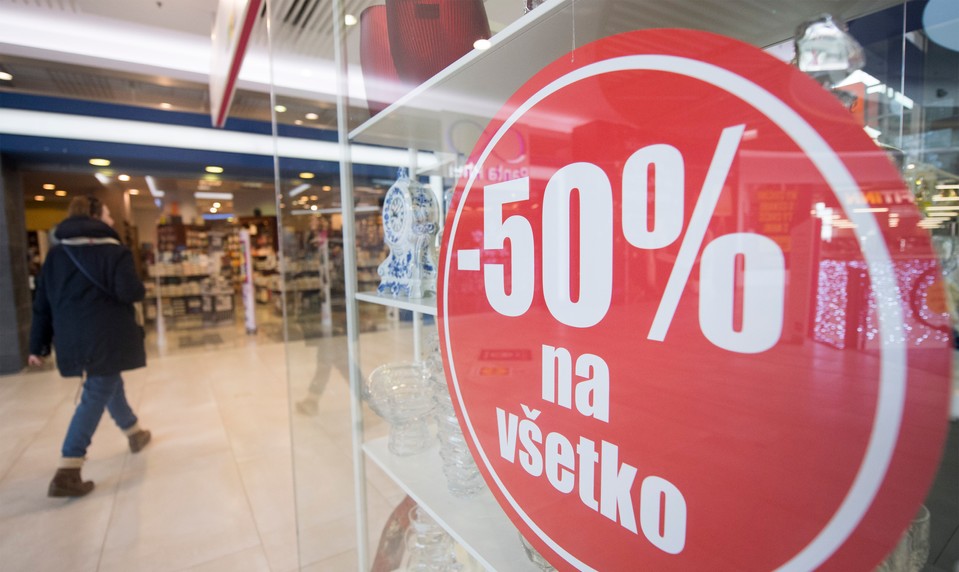 Pseudozľavy odrádzajú starších, generácia Z míňa najviac. Ako Slováci vnímajú Black Friday?