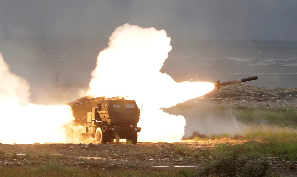 Tanky v uliciach a armáda v pohotovosti. Expert vysvetľuje, či sa Taiwan blíži k vojne