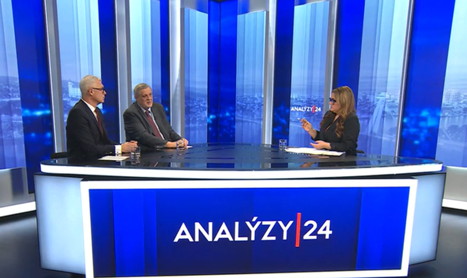 Korčok hovorí o izolácii Slovenska, Kubiš ju spochybňuje. Volá ale po lepšej komunikácii