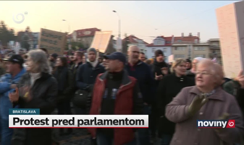 Protest pred parlamentom