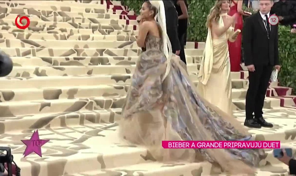 BIEBER A GRANDE PRIPRAVUJÚ DUET