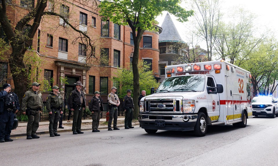 Streľba v chicagskej nemocnici si vyžiadala život policajta, ďalší je v kritickom stave
