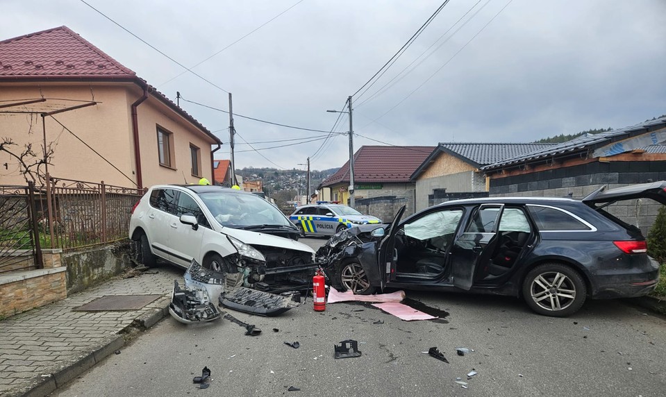 Vážna nehoda v Humennom. Dievčatko namiesto škôlky skončilo v nemocnici