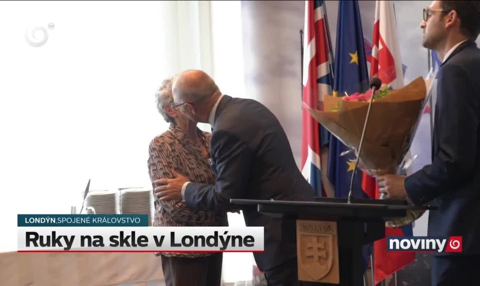 Ruky na skle v Londýne