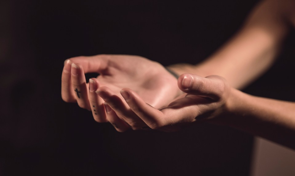 Trasú sa vám ruky, keď niečo robíte? Môže to byť úplne neškodné