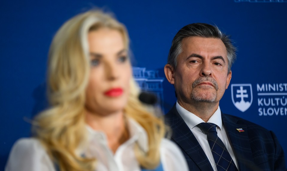 Štúdio 24: Šimkovičová sa zbavila Machalu. Najviac prekvapený je samotný Machala, tvrdí politológ
