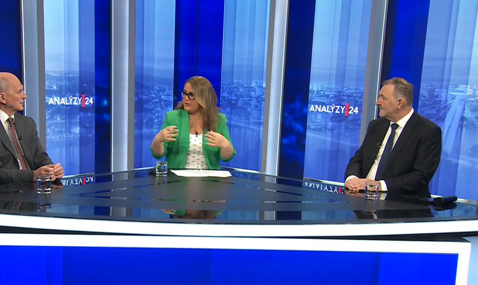 Analýzy 24: Zelený štvrtok pripomína dôležitú vec. Vedieť si „sadnúť za jeden stôl“