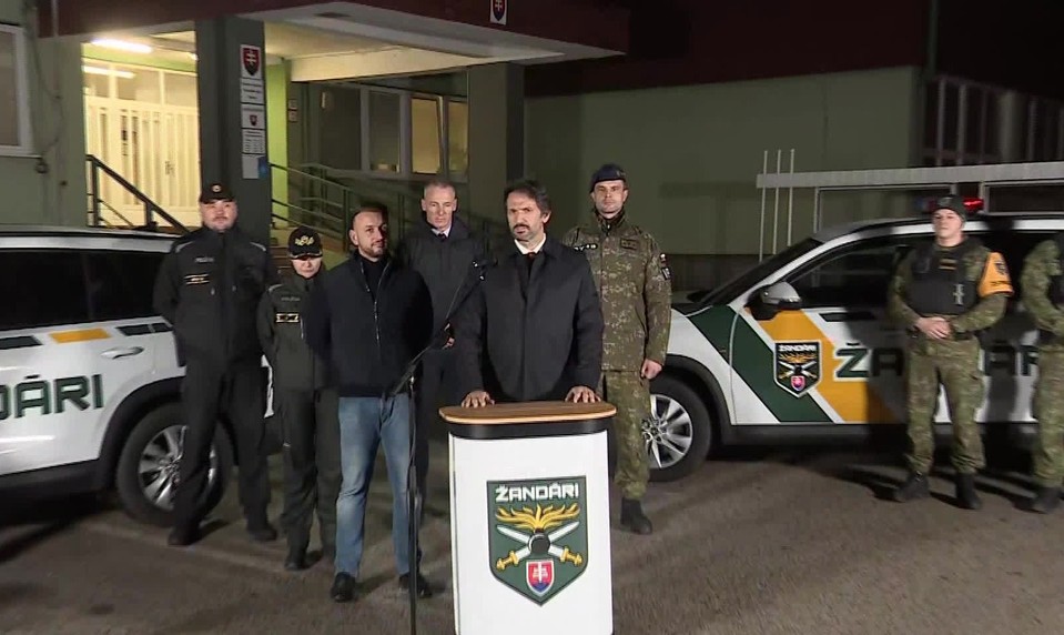 Tlačová beseda Roberta Kaliňáka a Matúša Šutaja Eštoka o predstavení žandárov