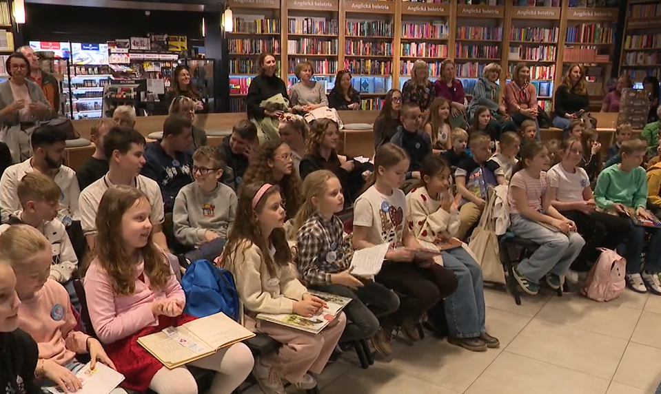Deti vymenili mobily za knihy: Podujatie Čítajme si! spojilo takmer 200-tisíc čitateľov