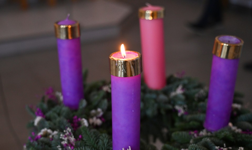 Advent začal: Prvou adventnou nedeľou sa začína čas duchovnej prípravy na Vianoce