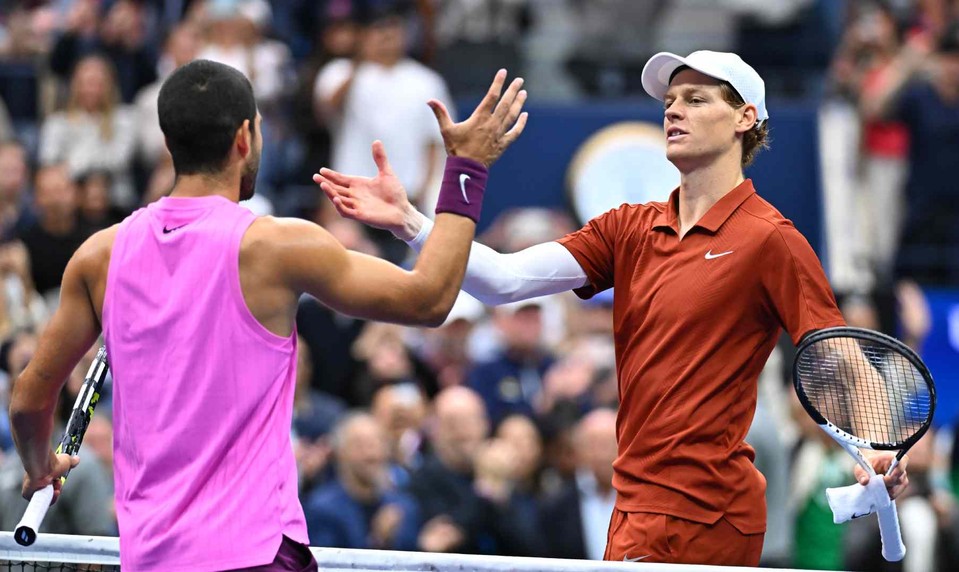 US Open bez SINNERA, návrat ALCARAZA