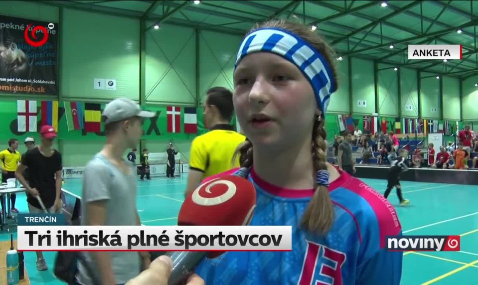 Tri ihriská plné športovcov