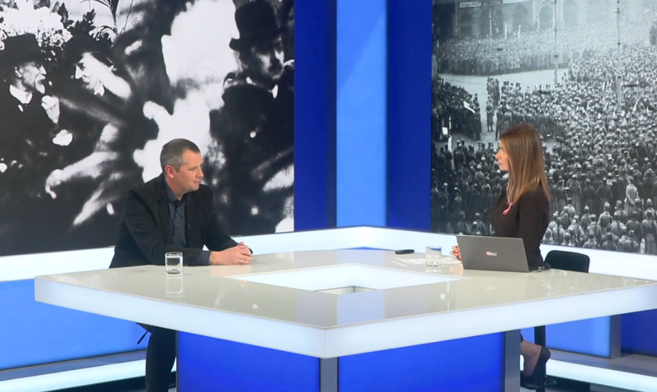 Štúdio 24: Stotožnenie sa s ČSR nie je na Slovensku také úplné ako v Česku, hovorí historik