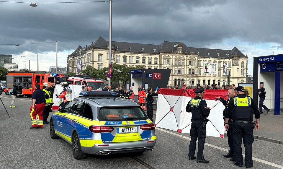 Polícia po piatkovom útoku nožom na hlavnej stanici navrhuje používanie AI