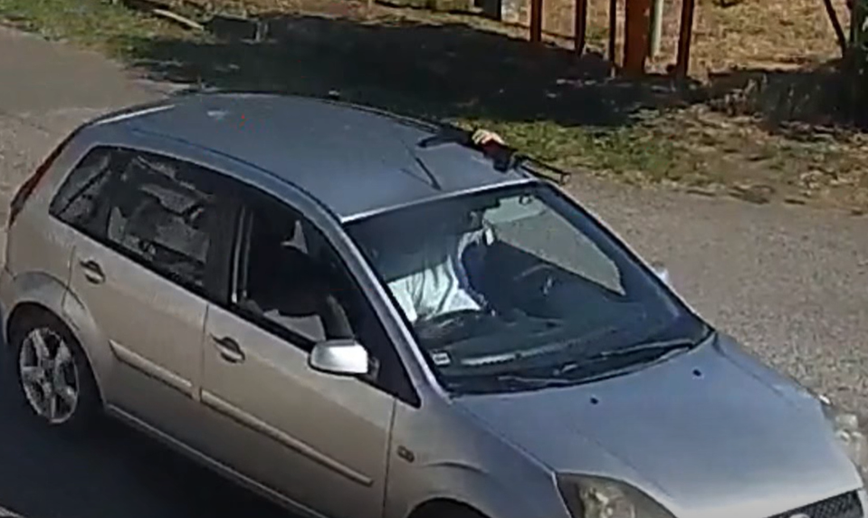 Agresor so samopalom na aute terorizoval obec: Po sérii vyhrážok skončil vo väzbe