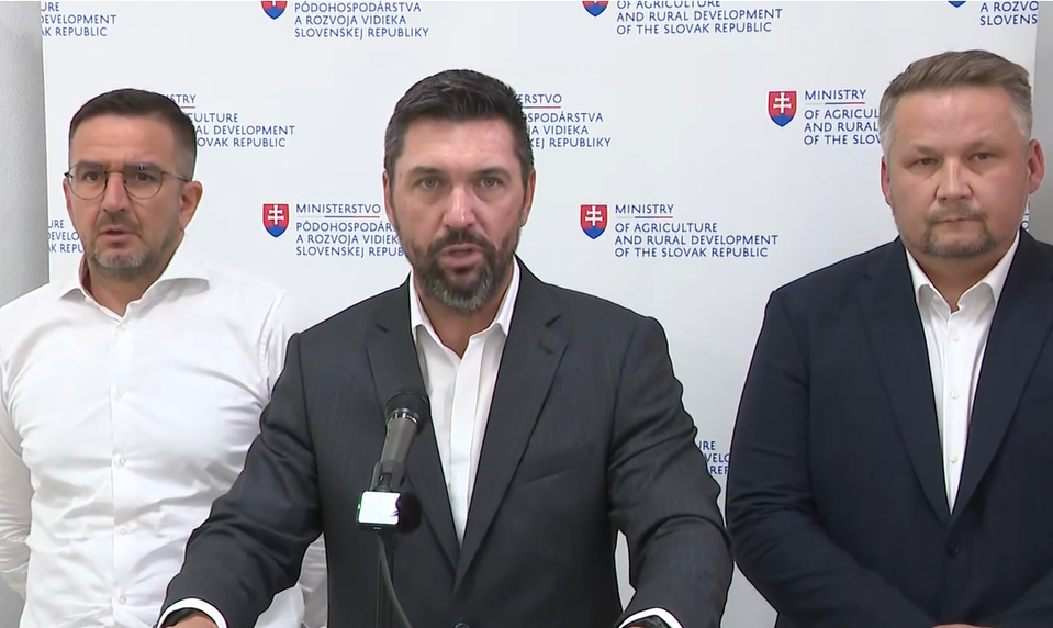 Farmárov trápi sucho. Takáč predstavil osem opatrení, preddavky dostanú už v septembri