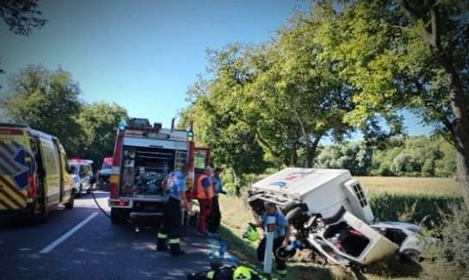 Tragická nehoda pri Hlinnom: Pri čelnej zrážke zomrel 21-ročný vodič