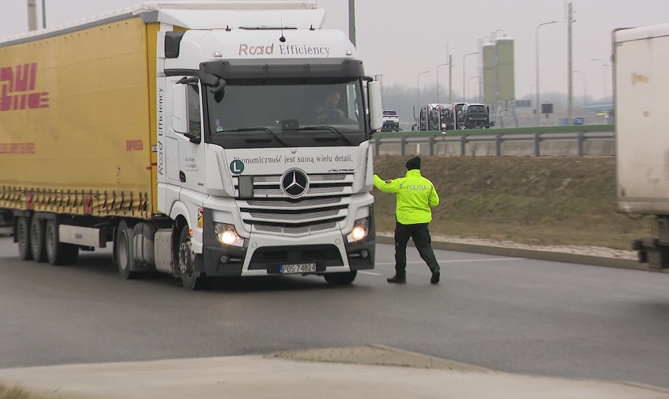 Akcia "Truck and Bus": Policajti preverujú doklady, alkohol aj technický stav