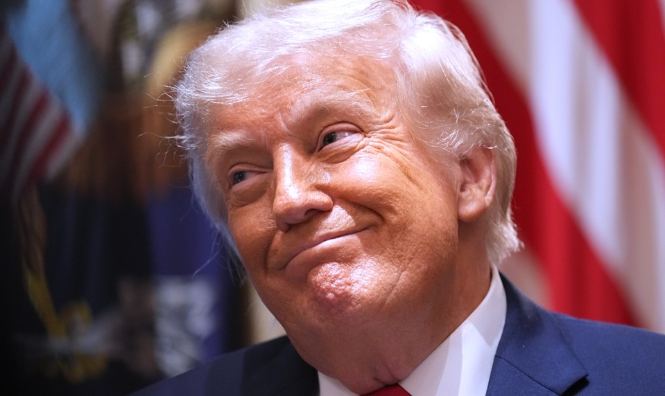 Trump dostal odporúčanie od lekárov: Mal by schudnúť