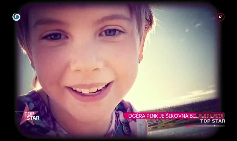 DCÉRA PINK JE ŠIKOVNÁ BIZNISMENKA