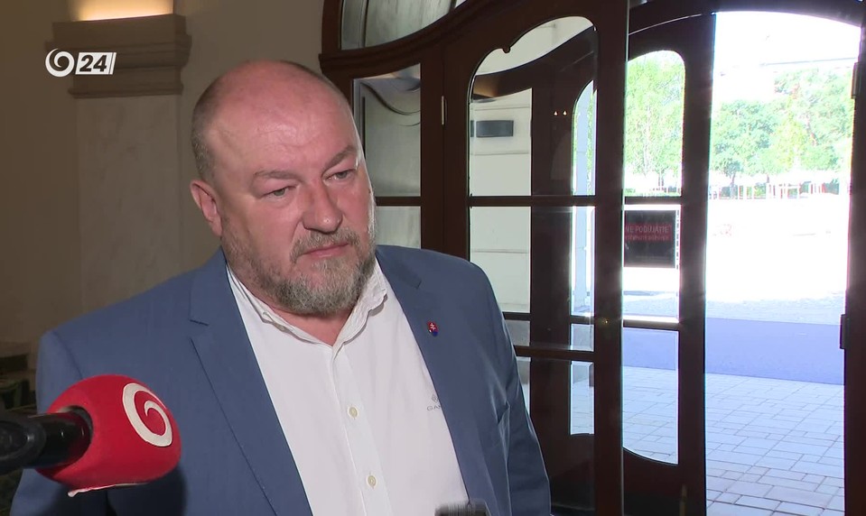 Huliak: Ak na operačných sálach chýba klimatizácia, sme na tom veľmi zle