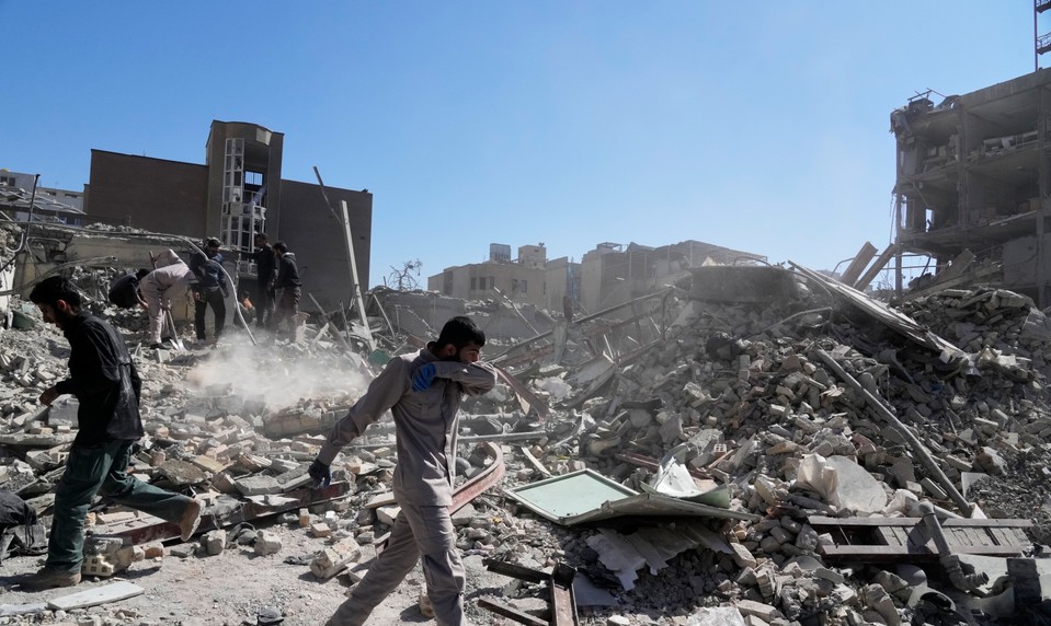 ONLINE: Izraelská armáda spustila deviatu vlnu útokov na Teherán