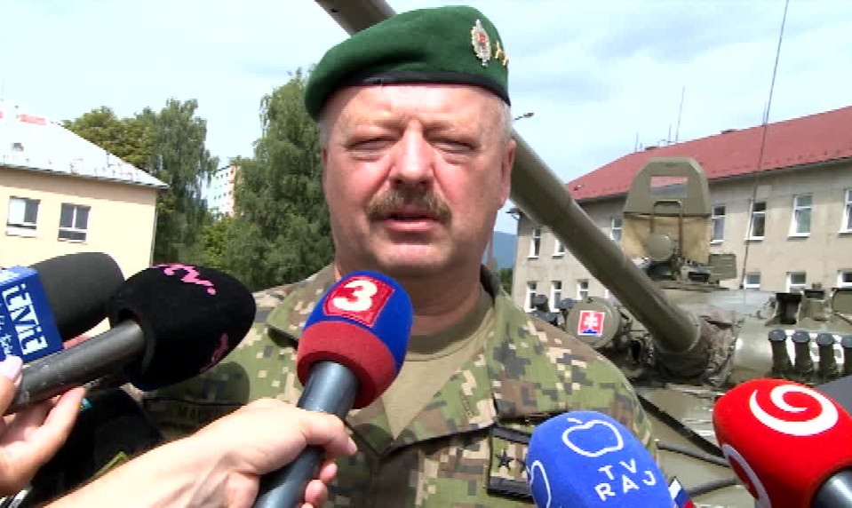 Dobrovoľní vojaci začali s výcvikom. Za jeho absolvovanie dostanú vyše 1100 eur