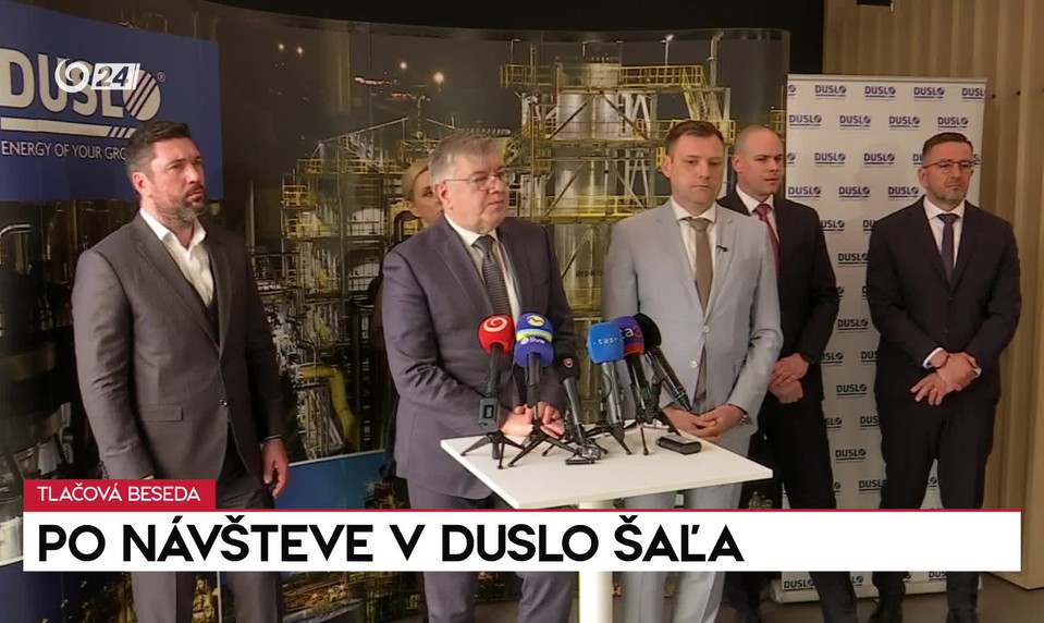 Tlačová beseda premiéra Fica po návšteve Duslo Šaľa