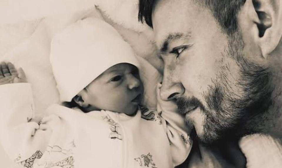 Polívkovo bábo sa narodilo predčasne, jeho slávny otec úprimne zhodnotil prvé týždne!