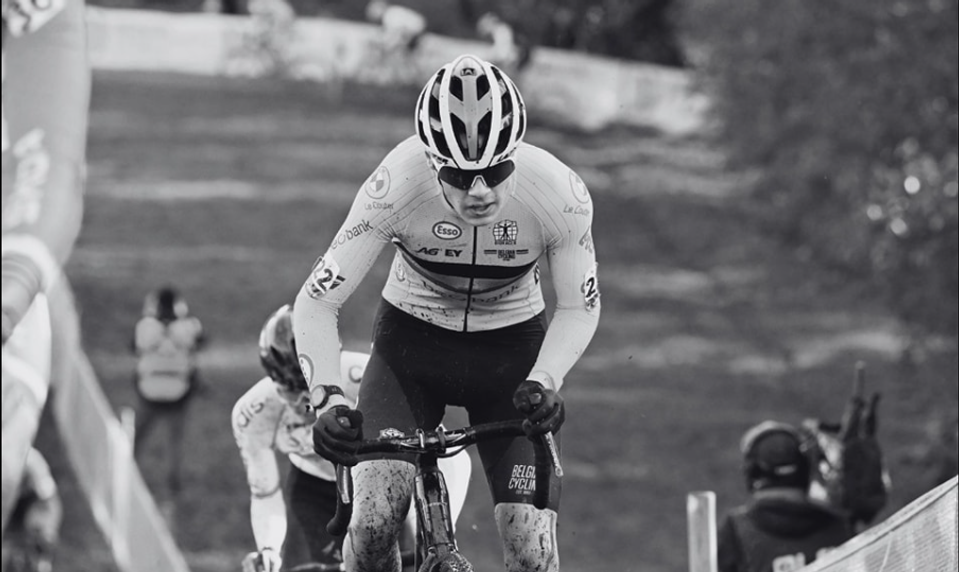 Mladý 18-ročný cyklokrosový jazdec zomrel po zrážke s autom