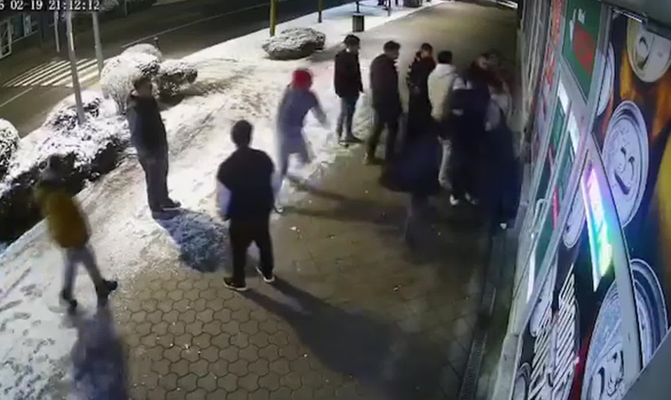 Polícia riešia sériu útokov v Medzilaborciach. Mladík po bitke skončil s otrasom mozgu