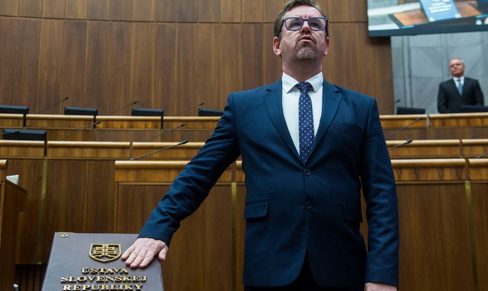 Poslanec KDH mal nehodu, po zrážke mu namerali alkohol. Strana reaguje