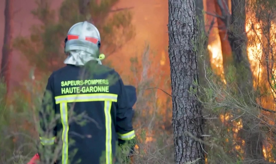 Lesné požiare vo Francúzsku neustupujú: Nariadili evakuáciu ďalších 4 000 ľudí