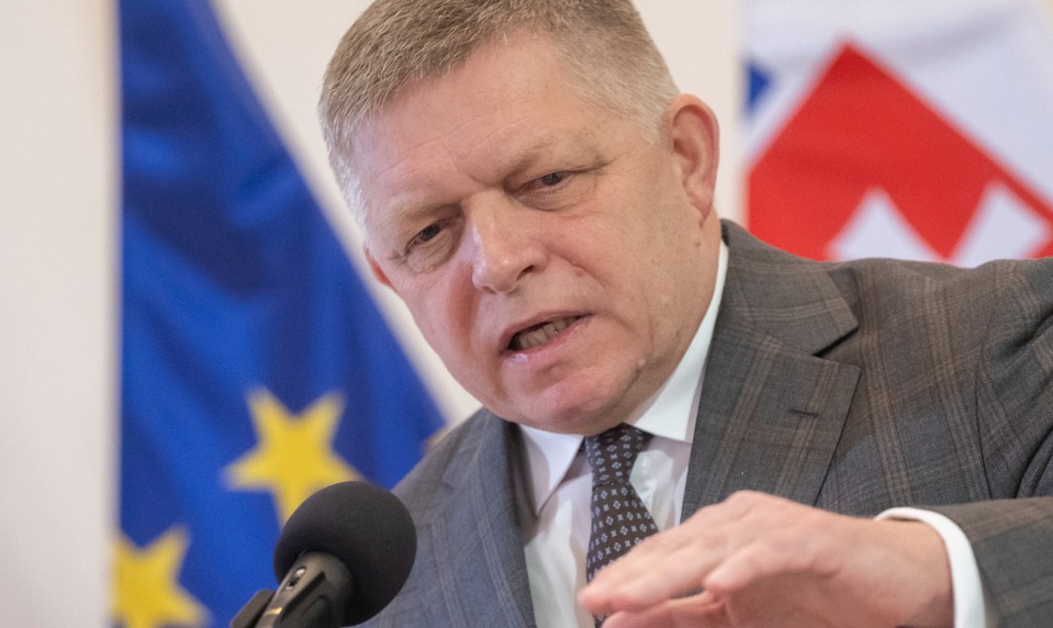 Palív je dostatok, dvojité ceny však zostávajú. Zmení sa obmedzenie limitov