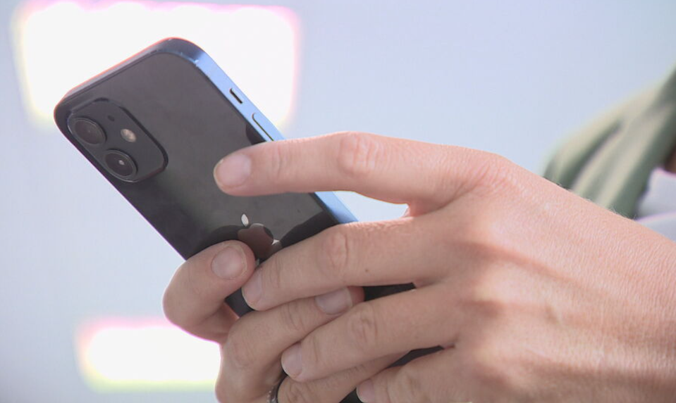 Konšpiračné teórie ako spúšťač úzkosti? Nový výskum odhaľuje prekvapivé súvislosti