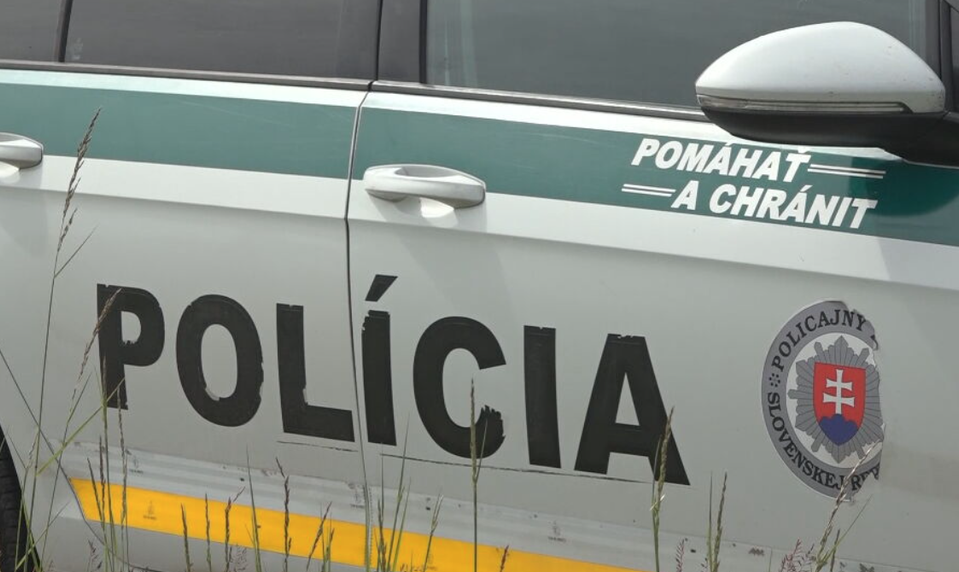 Bombová hrozba v Nitre: Evakuovali viaceré študentské domovy