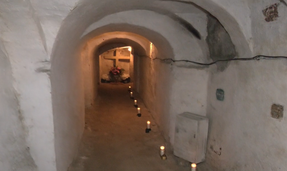 Podzemie Nitrianskeho hradu skrýva kryptu kňazov aj františkánov. Do kedy ju môžete navštíviť?