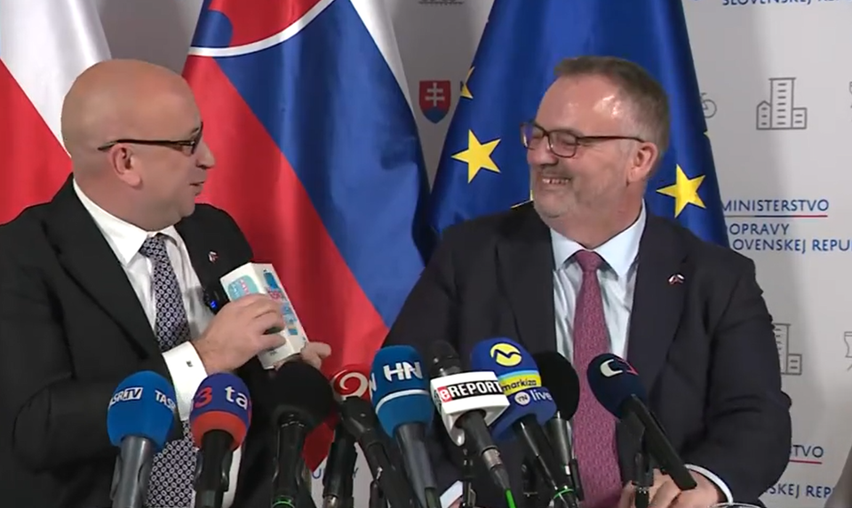 Českí ministri rokovali na Slovensku o vzájomnej spolupráci, doprave aj obrane