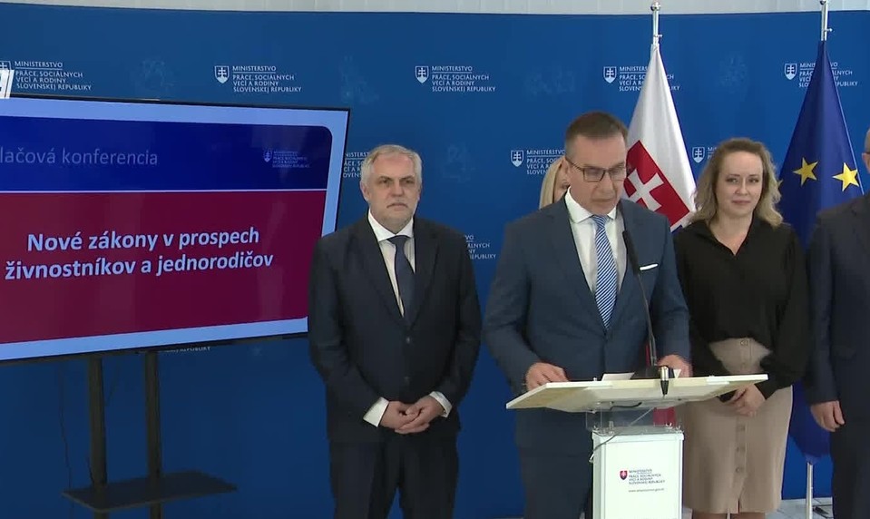 Živnostníci s nízkymi príjmami nebudú platiť sociálne odvody, navrhuje minister Tomáš