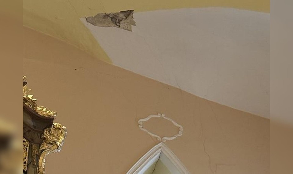 Zemetrasenie poškodilo historický kostol v Báči. Vzácny organ zasiahli padajúce kusy omietky